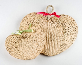 Heart-Shaped Natural Raffia Fan Favors (Set of 12, Assorted Sizes)